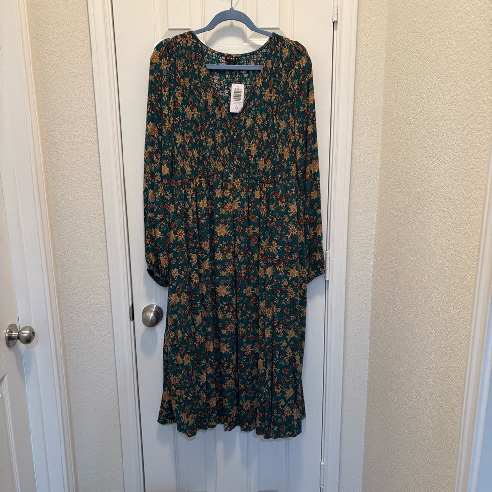 Torrid 2x empire smocked midi dress dark green lining to skirt portion